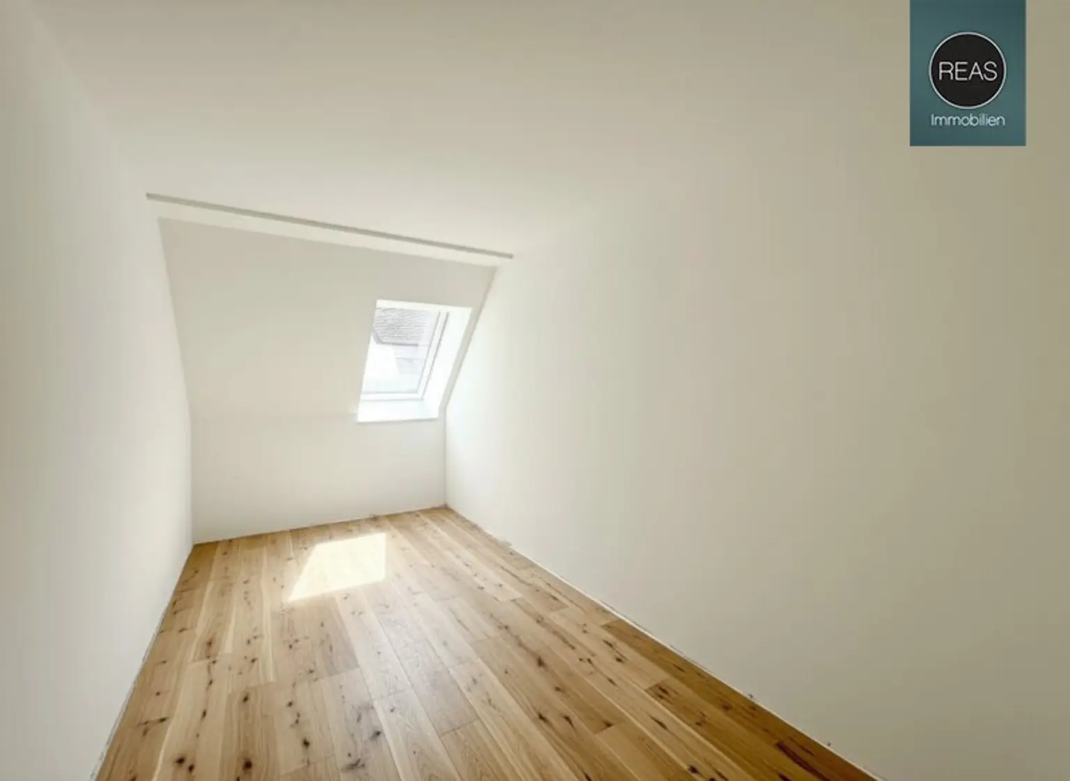 Erstbezug: Atemberaubendes Dachgeschoss - Maisonette - Apartment (klimatisiert) mit 3 Terrassen und hochwertiger Ausstattung im Trendbezirk Ottakring!