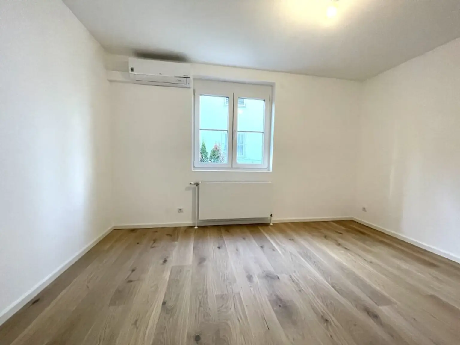 Prestige Living in Sievering: Großzügige Gartenwohnung mit Stil