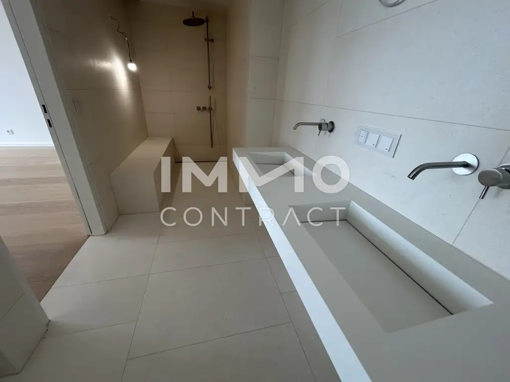 Exklusive Penthouse Wohnung auf 2 Etagen mit atemberaubenden Ausblick auf die Donau und die Innenstadt!