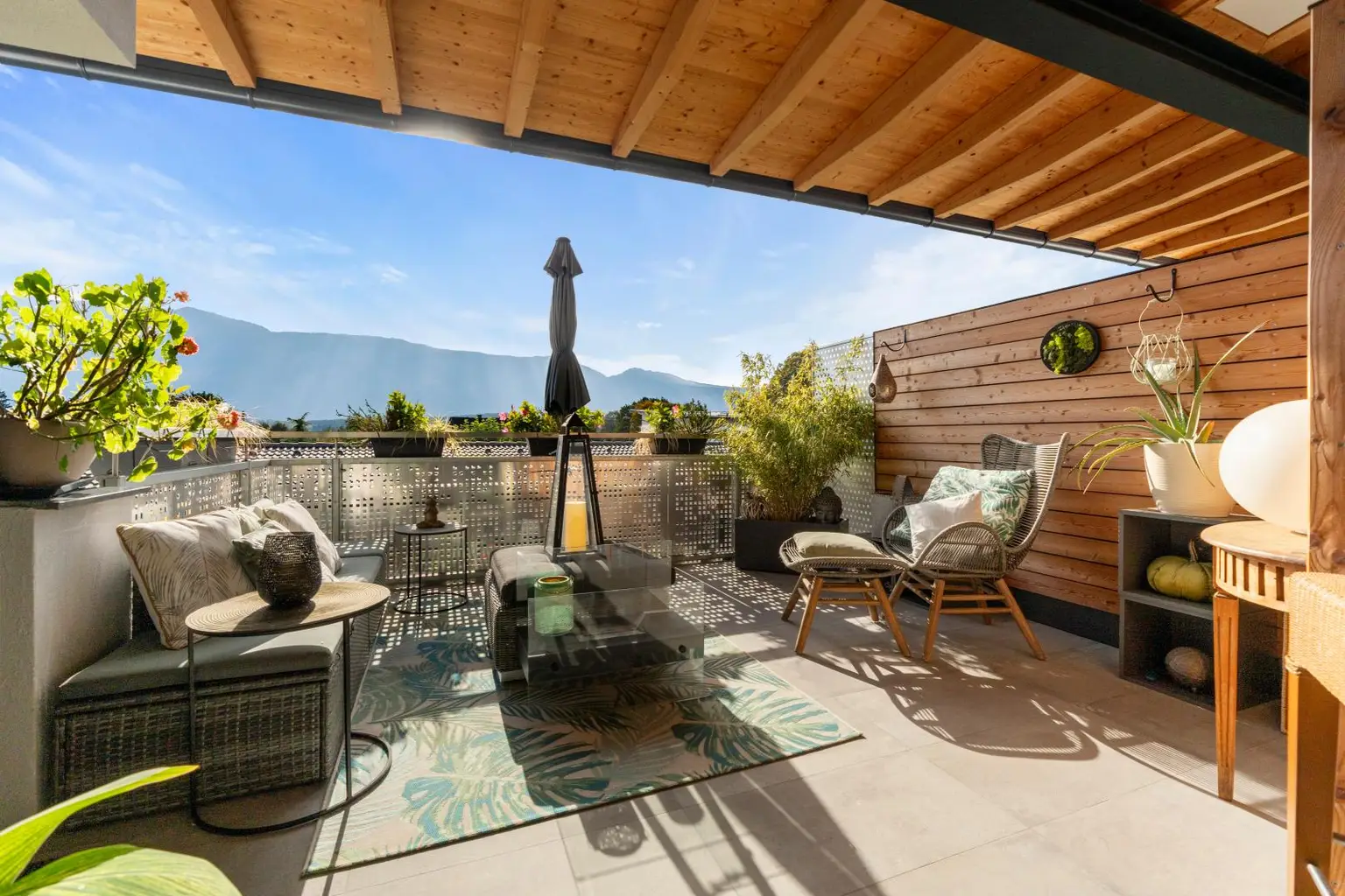 Exklusive Maisonette mit Gartenrefugium und Penthouse Panoramaterrasse - Minuten vom Millstätter See – Ihr Ort der Ruhe, Kraft und Lebensfreude