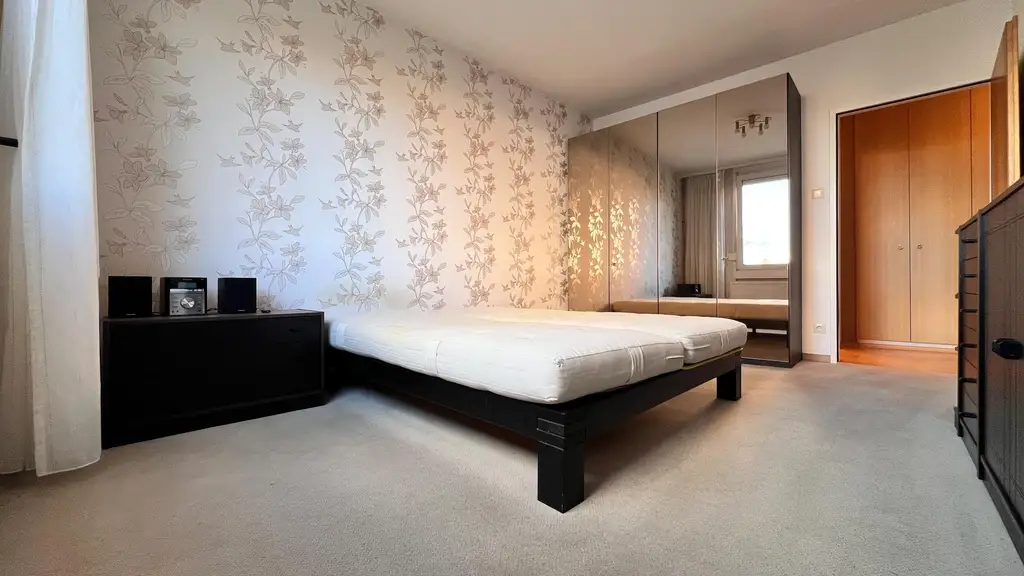 Eigentumswohnung mit Loggia – zentrale Lage in Fischamend