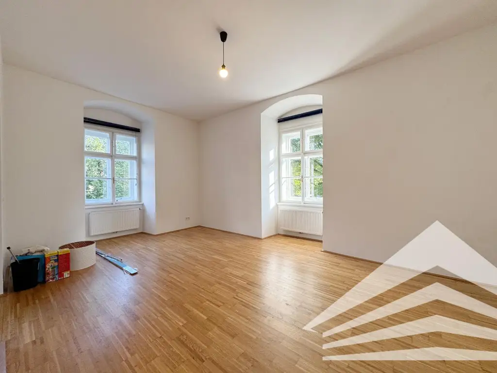 Stilvolle 3 Zimmer-Altbauwohnung mit DAN-Küche an der Donaulände