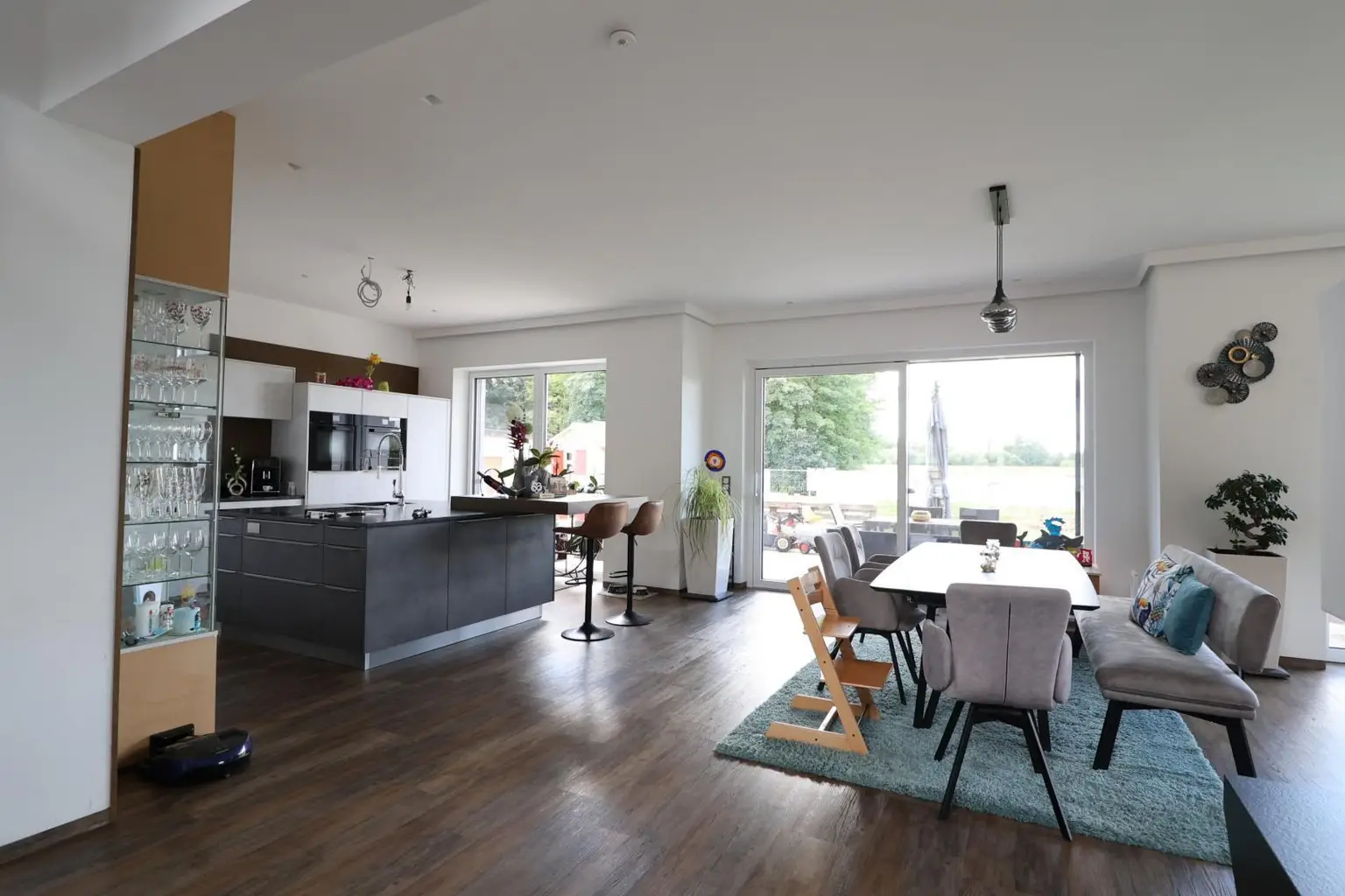 Küche mit Esszimmer EG