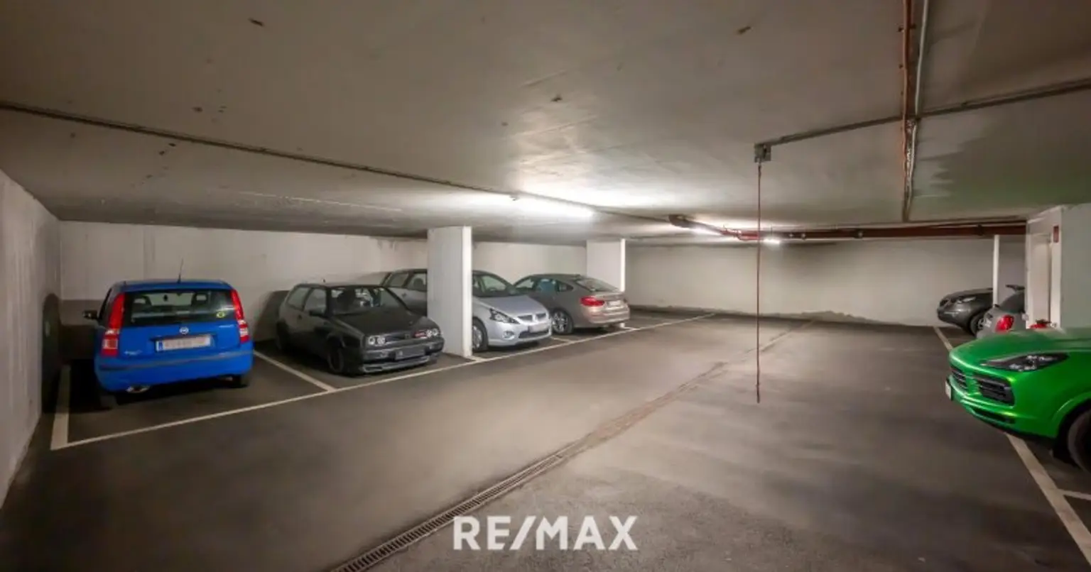 Traumhafte 6 - Zimmer - Wohnung / Büro mit grünem Innenhof in ruhiger sensationeller Lage in Hernals