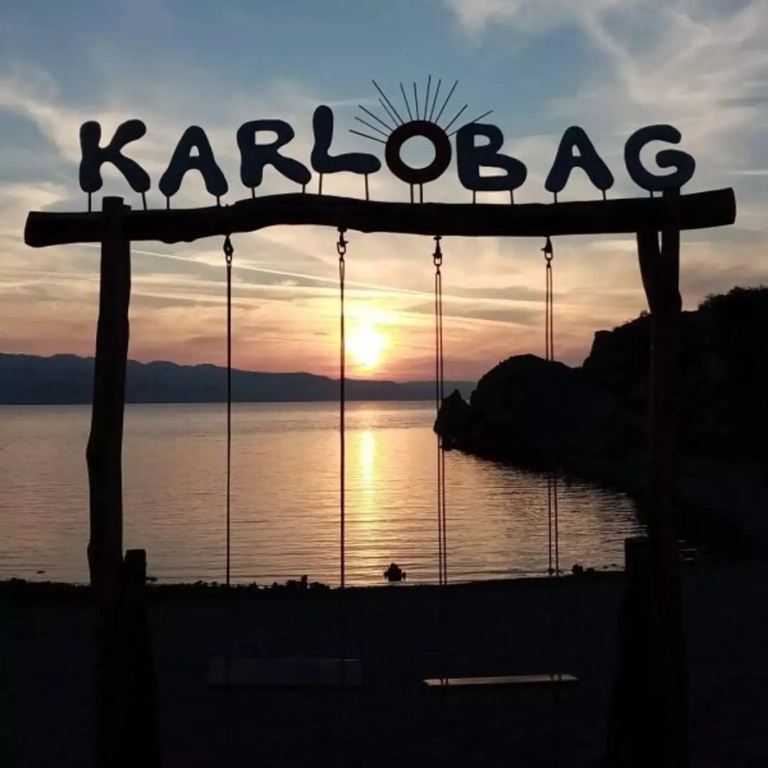 Neuwertige Etagenwohnung mit Terrasse und Blick auf das Meer