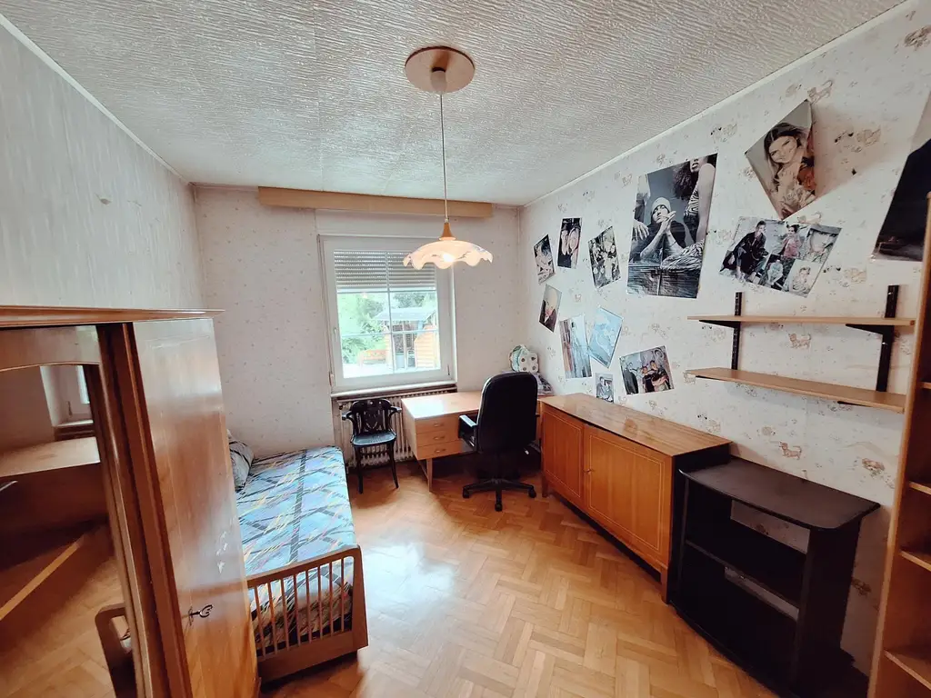 Einfamilienhaus mit grossem Grund