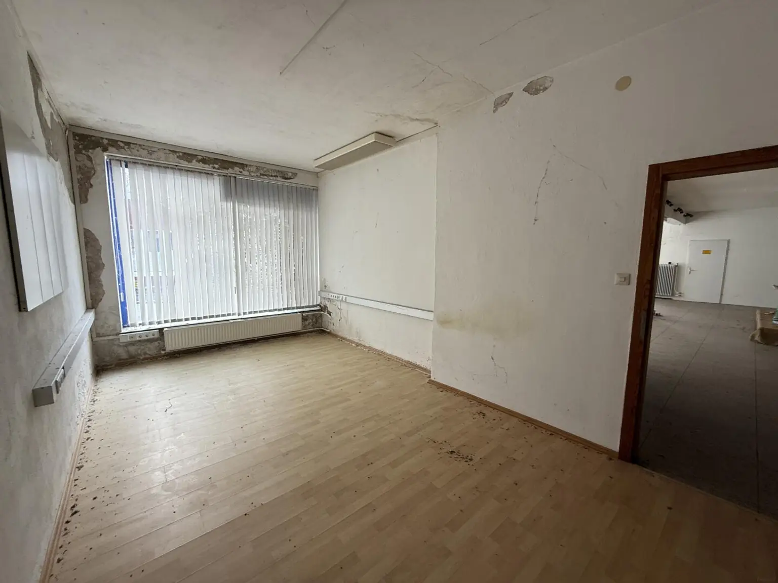 20251114_095850905_iOS