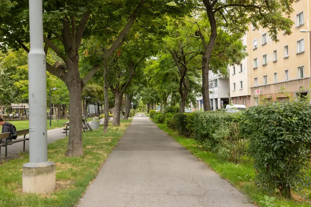 Loggia-Wohnung im 3. Liftstock nahe Millenium City u. Donauinsel