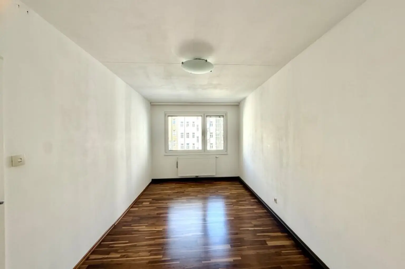 Sehr gut aufgeteilte 3 Zimmerwohnung mit separater Küche und KFZ-Stellplatz