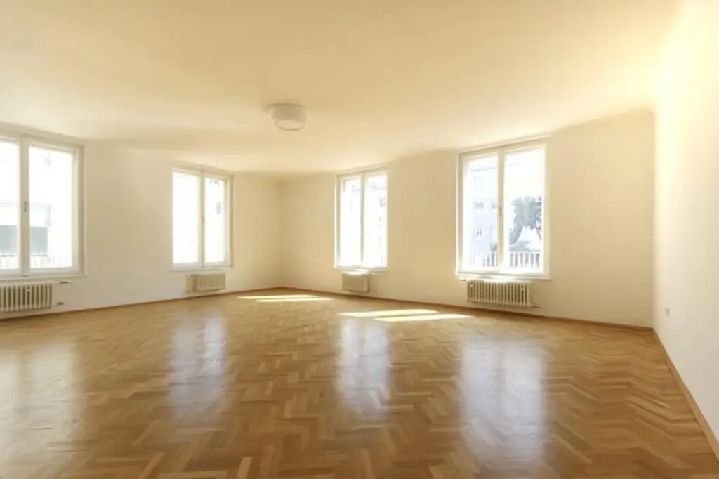 Helle 3-Zimmer-Wohnung mit Balkon im Herzen der Wiener Innenstadt