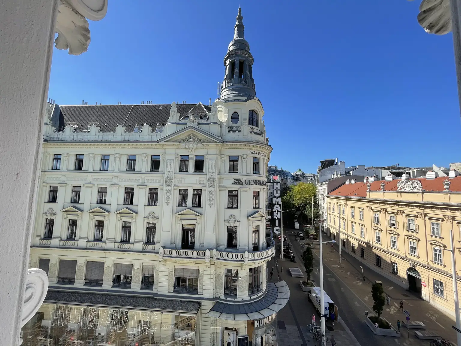 UNBEFRISTET: Prachtvolle, klimatisierte 5-Zimmer-Wohnung mit fantastischer Stadtaussicht / Beautiful air-conditioned 5-room flat with fantastic city view