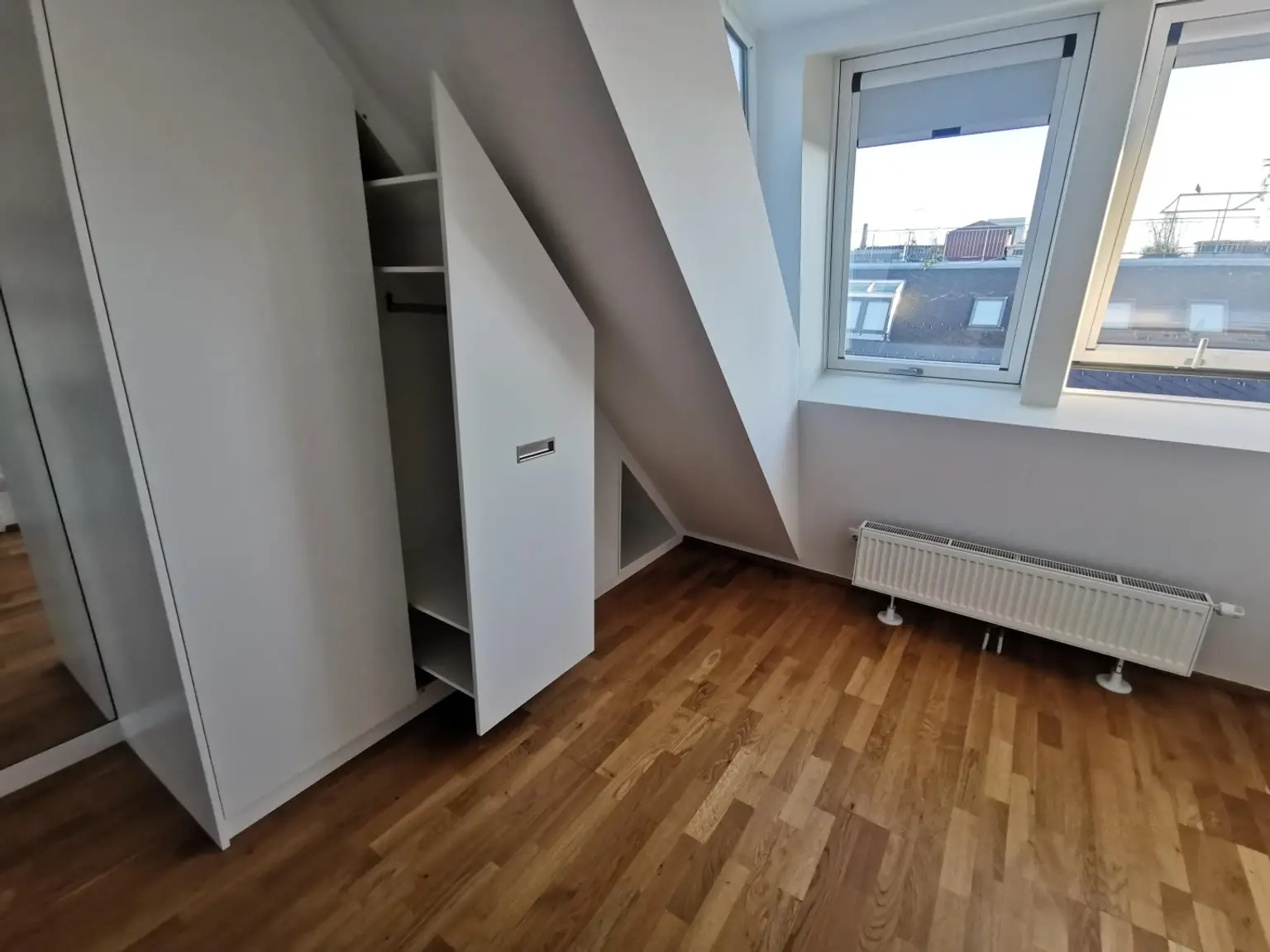 2 Zi.-DG-Maisonette in Top-Lage an Single oder Pärchen zu vergeben.