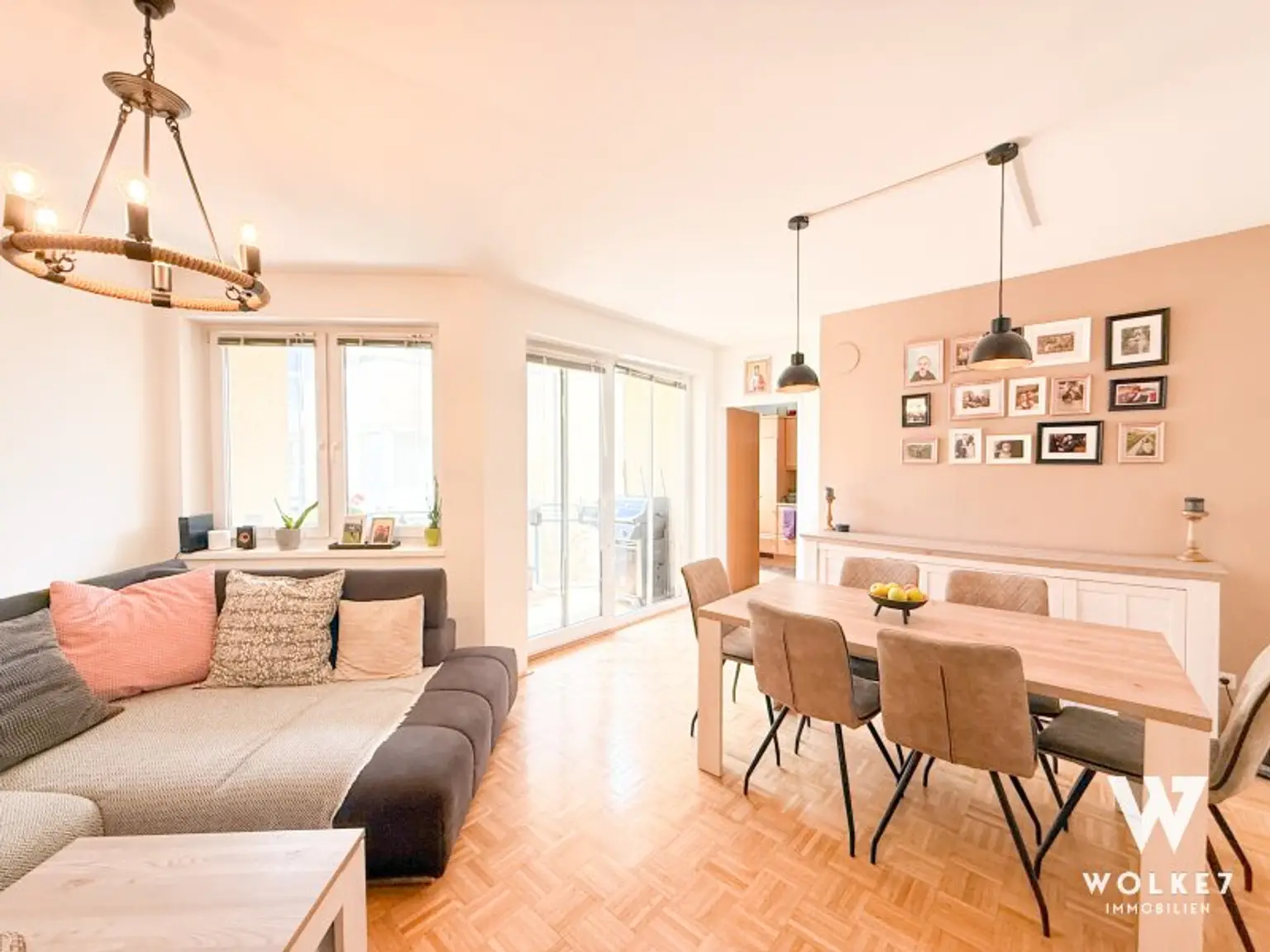 Vollmöblierte Eigentumswohnung mit Balkon | 3 Zimmer | Garagenplatz | – Familienfreundlich & Ruhig gelegen