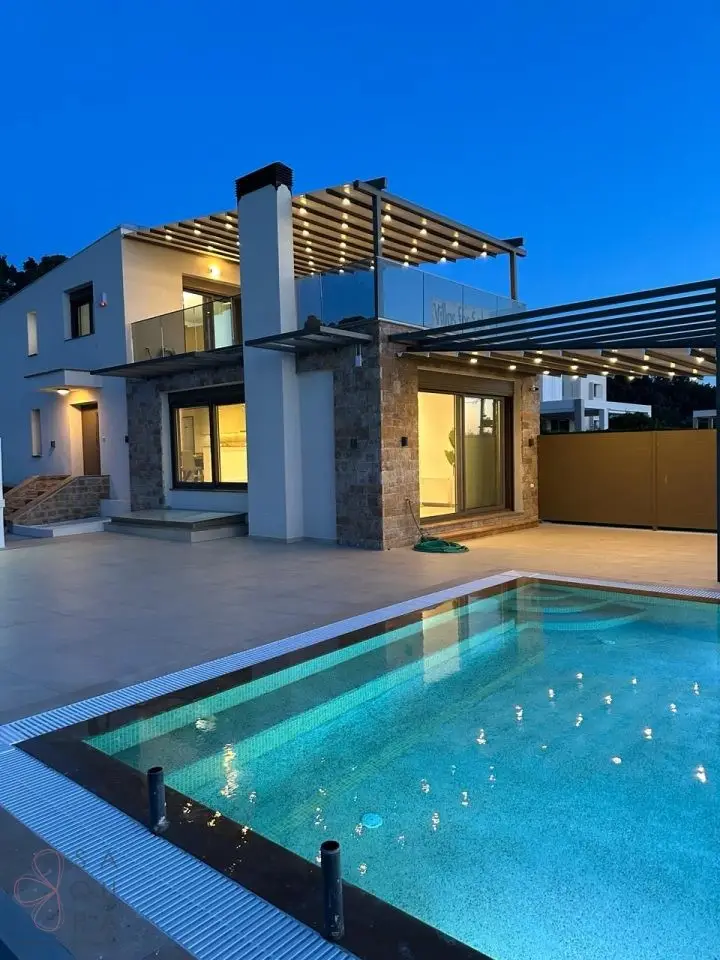 Erste Villa am Ufer – Ihr privates Paradies in Posidi