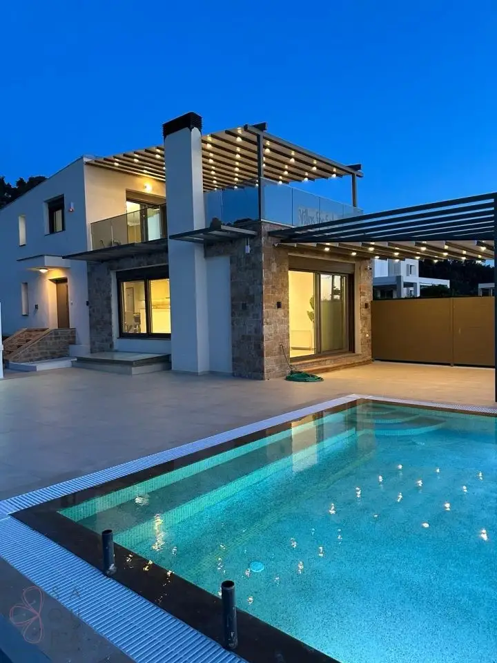 Erste Villa am Ufer – Ihr privates Paradies in Posidi