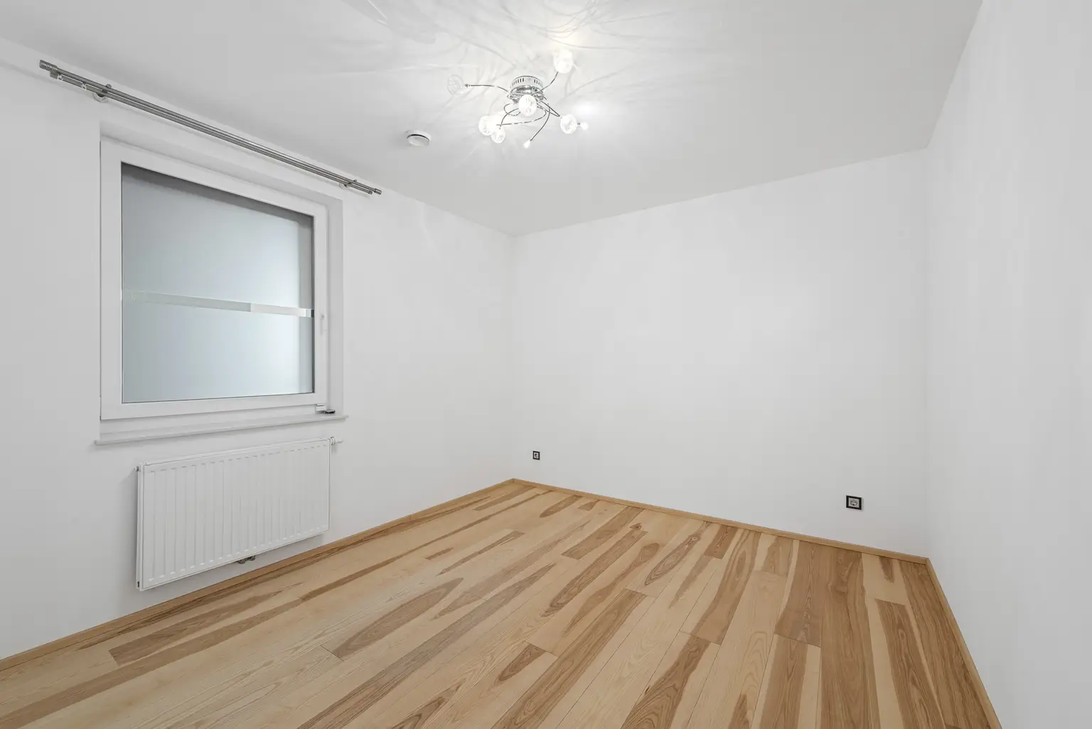 Großzügiges Maisonette-Penthouse zur Miete – mit Dachterrasse, Sauna und Whirlpool in Brunn am Gebirge