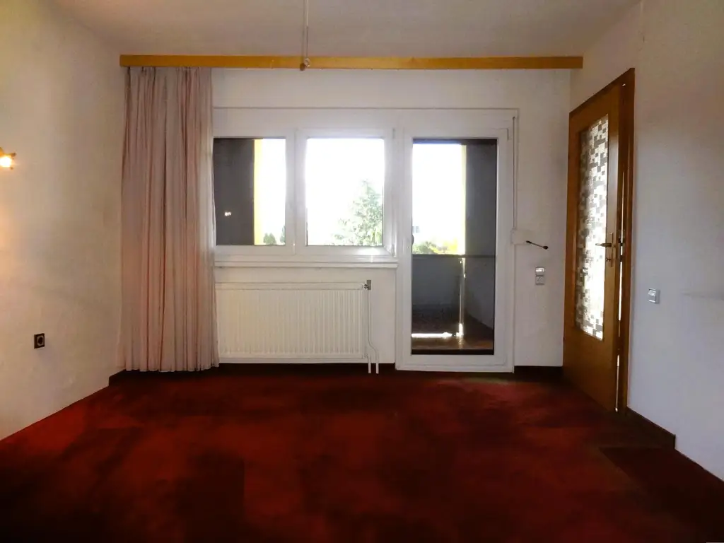 GEDIEGENES HAUS MIT ZWEI WOHNEINHEITEN UND GROSSEM GARTEN!