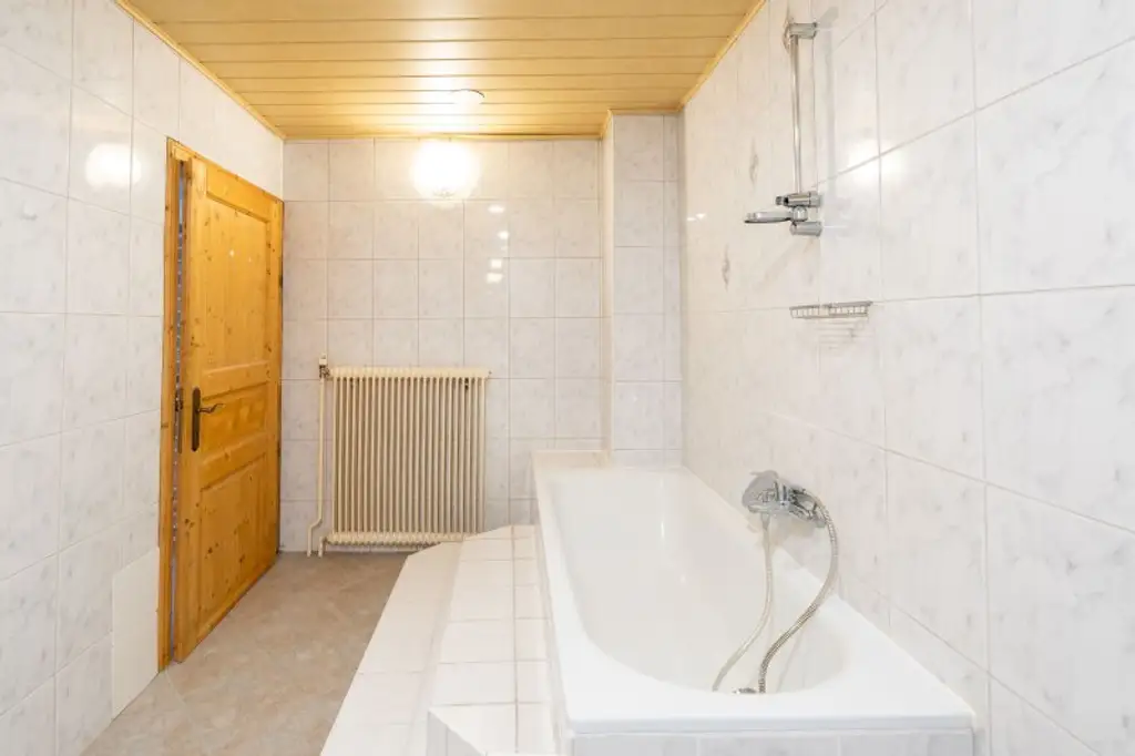 Neuhofen an der Krems, Haus mit Kleinwohnungen und Zimmer zu kaufen! PROVISIONSFREI