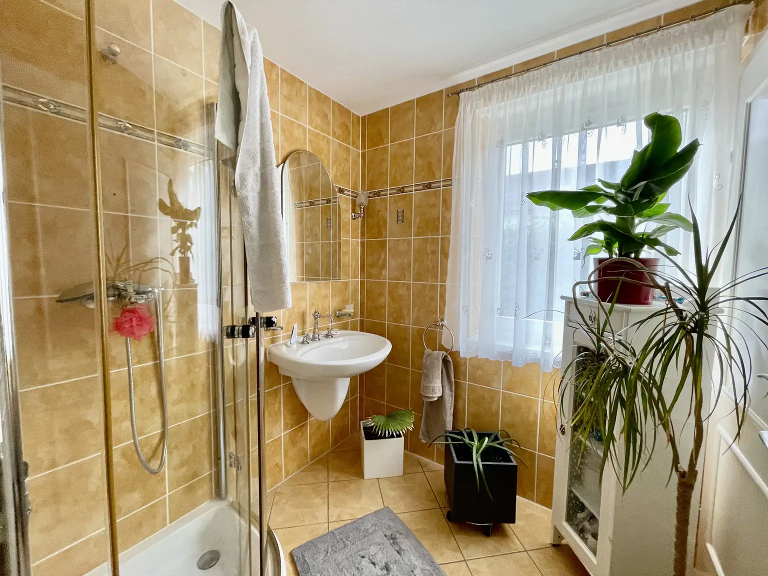 Einfamilienhaus mit Pool, Weinkeller, Sauna und Co.!