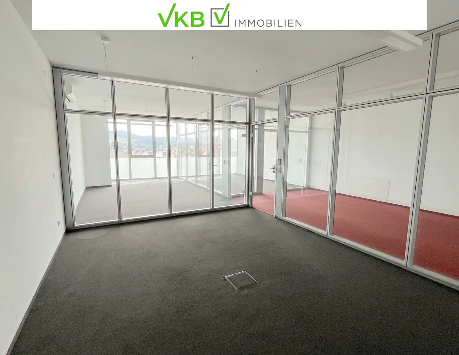 Exklusiv: Klimatisiertes Penthouse-Büro mit Dachterrasse