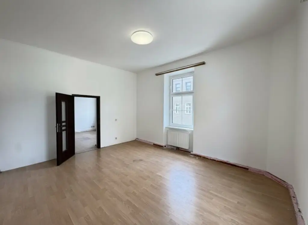 Zentrale Altbauwohnung mit Wertsteigerungspotenzial – U5-Station in Entstehung!