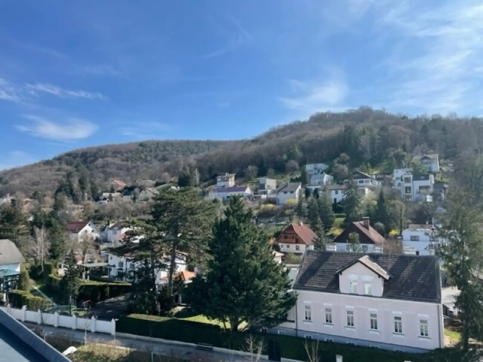 2-Zimmer-Dachterrassenwohnung Erstbezug inkl hochwertiger Küche, Außenfläche und Kellerabteil mit Blick ins Grüne - KLOSTERNEUBURG/ K126 T53