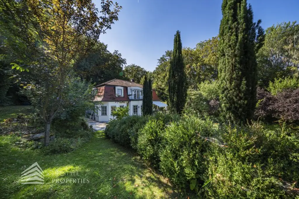 Wunderschöne Villa mit Pool und weitläufigem Grundstück, Nähe Pressbaum
