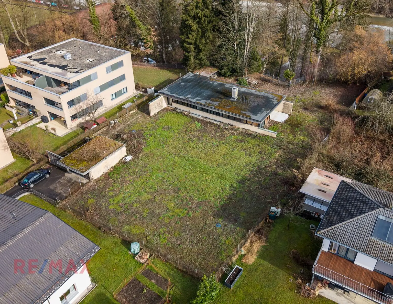Großes Grundstück in Wolfurt mit Bungalow, der auf hoch motivierte Heimwerker wartet