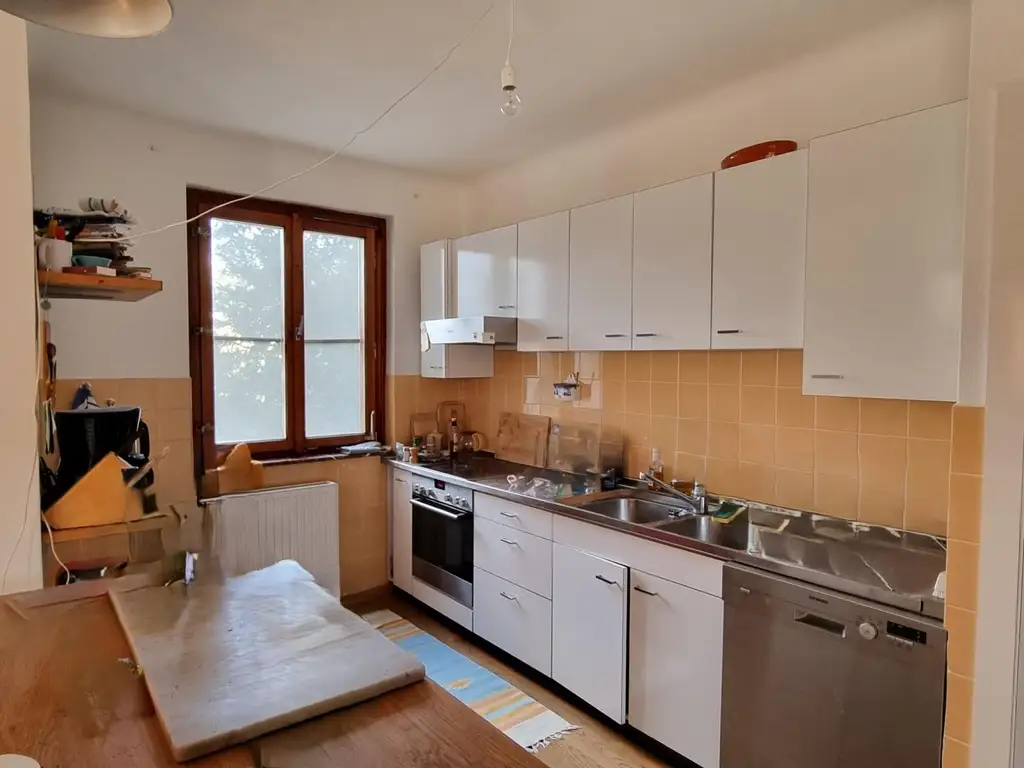GERÄUMIGES EIN / ZWEIFAMILIENHAUS IN SONNIGER LAGE