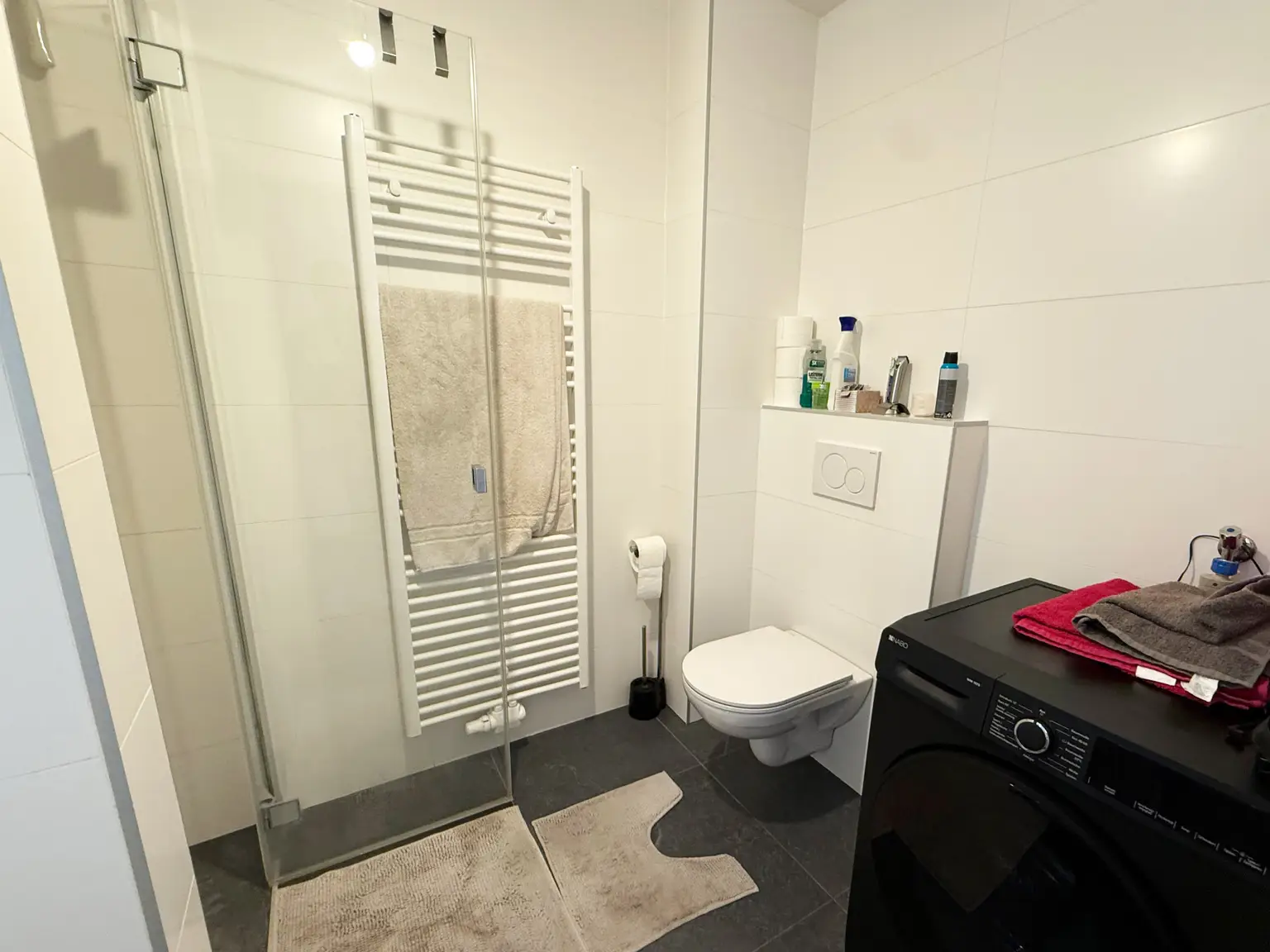 Bad mit Toilette