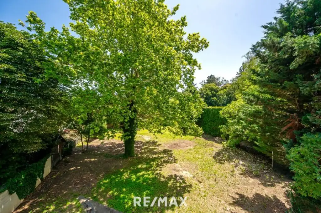 Rarität: Stadt-Villa mit weitläufigem Garten an exklusiver Hietzinger Adresse