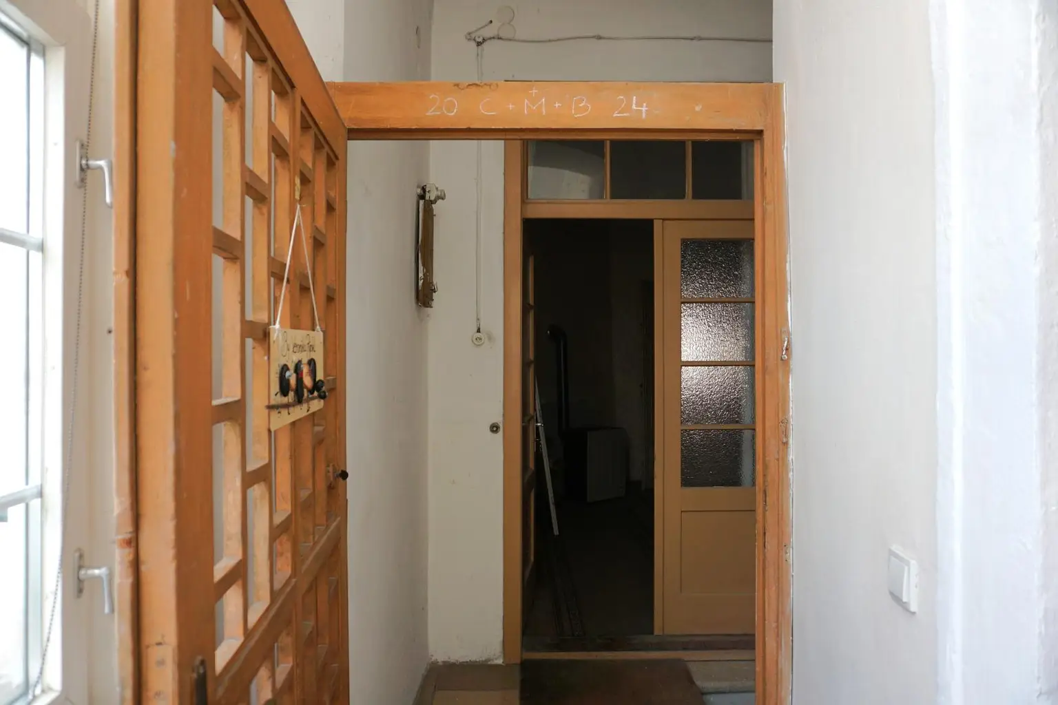 Räumlichkeiten mit Potential zum imposanten Büro - Ca. 120m2 im 1. Stock