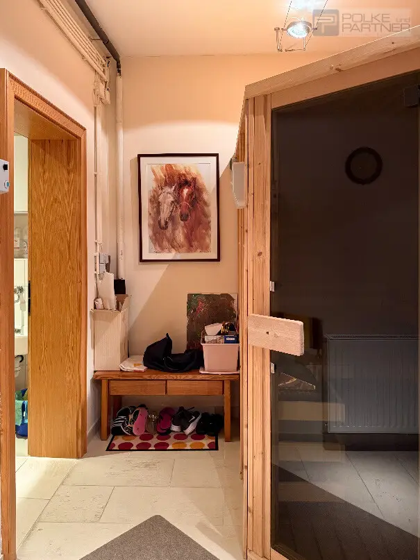 GARTENPARADIES   -  9.000 M² - 
LANDHAUS IN PARKLANDSCHAFT  
NUR 30 MINUTEN VON WIEN