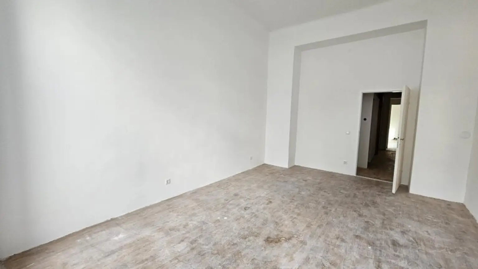 Unbefristetes Portallokal - 59 m2, 2 Zimmer plus Lagerraum - vielseitig verwendbar. Sofortbezug!