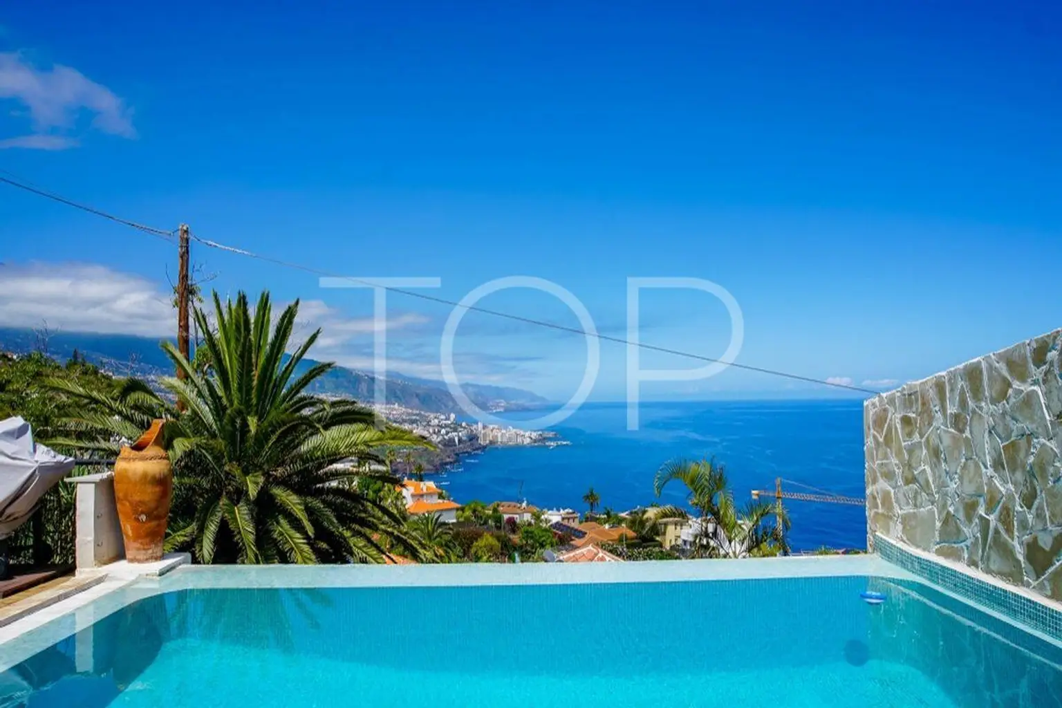 Exclusive villa with an infinity pool and panoramic views in Santa Úrsula, North Tenerife