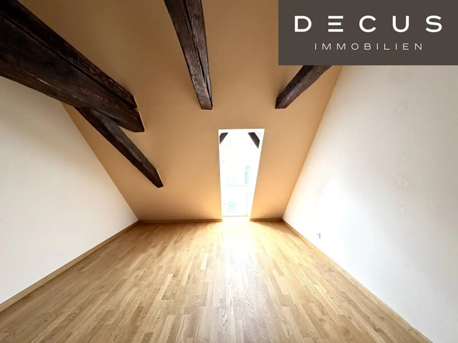 | STILVOLLE & EXKLUSIVE DACHGESCHOSSWOHNUNG IM HERZEN VON GRAZ | 2 ZIMMER-MAISONETTE | TOP LAGE