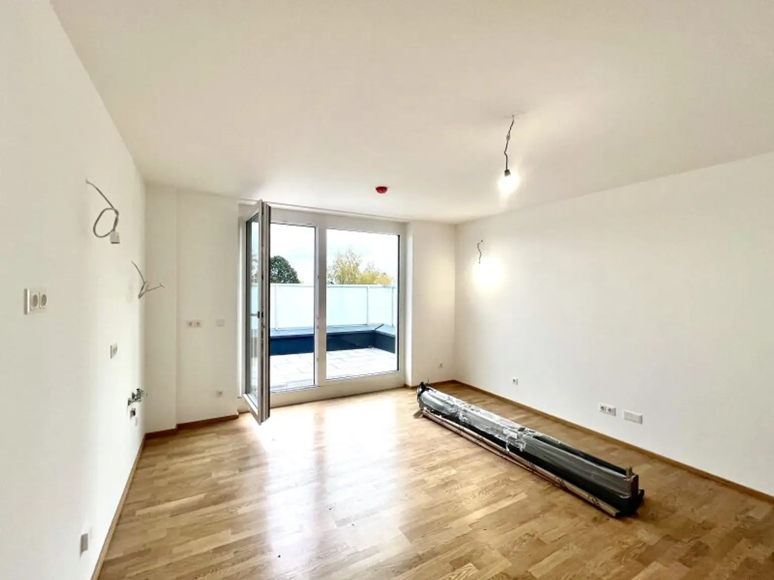 PROVISIONSFREI!!PANORAMABLICK - 2 - ZIMMER WOHNPARADIES MIT TERRASSE