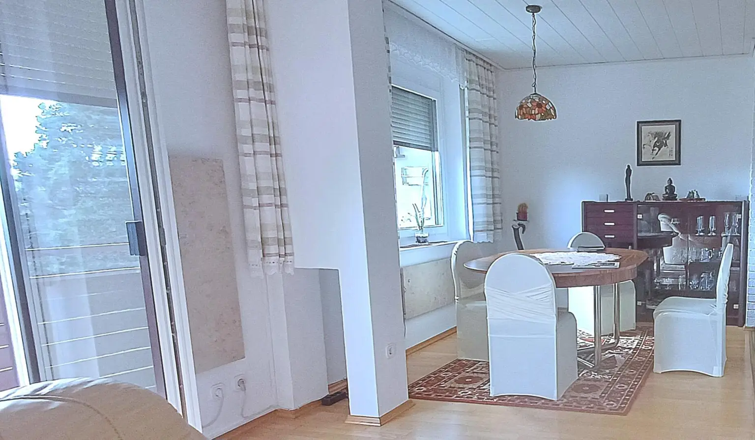 8051 Graz: Traumhafte Fernsicht von der südseitigen überdachten Loggia, Eigenes Gartenabteil