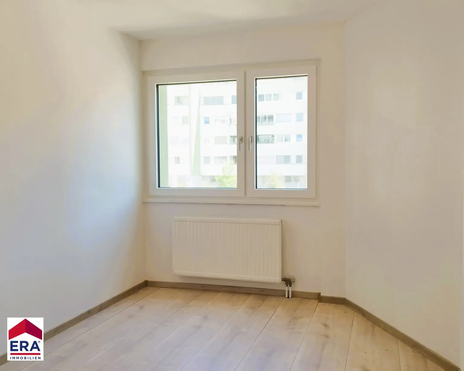 * Kaufanbot liegt vor * Zentrale 2-Zi-Wohnung mit Loggia & Garage in Linz-Biesenfeld, vollrenoviert, UNI Nähe!