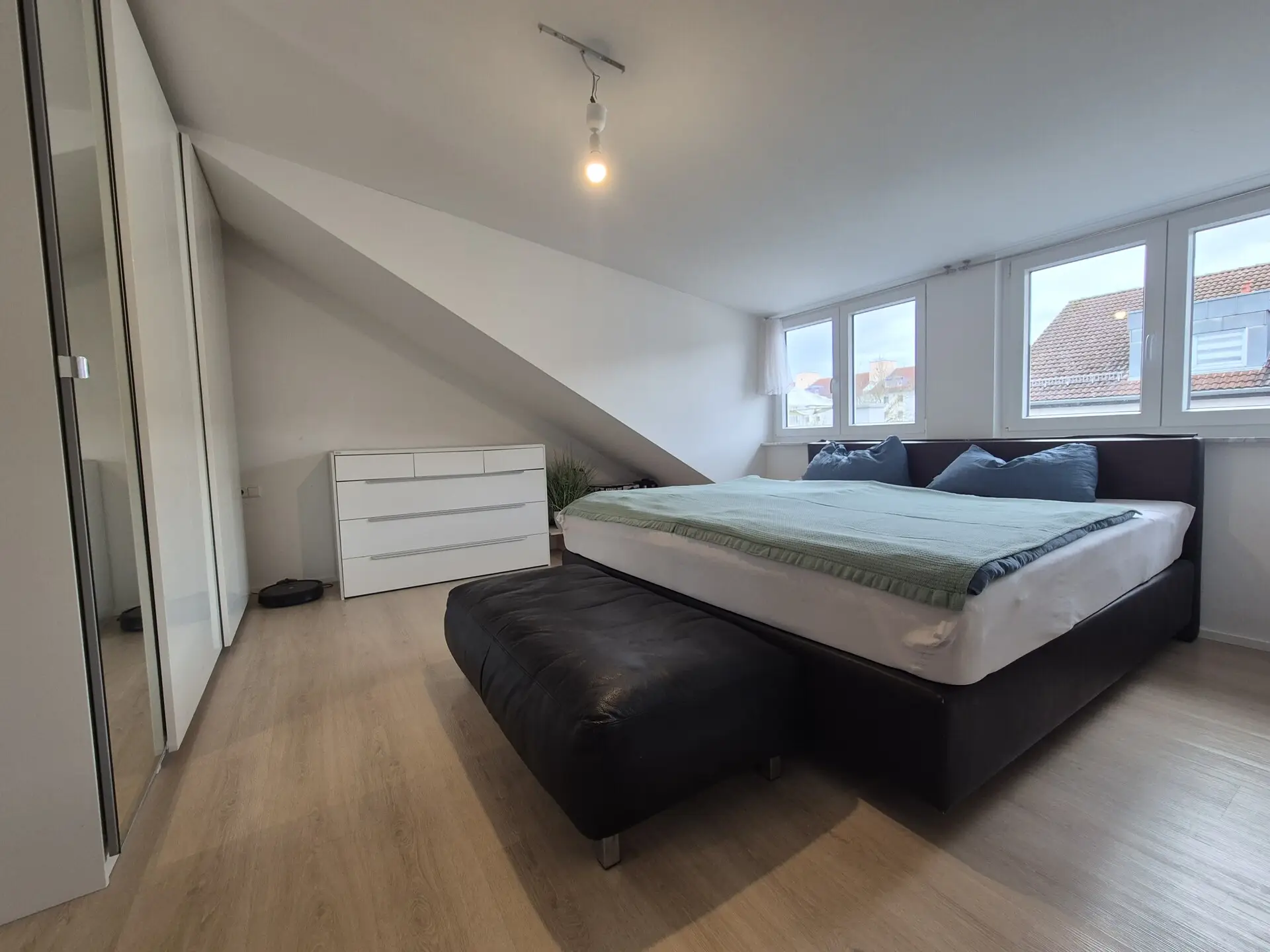 Schlafzimmer Ansicht 1