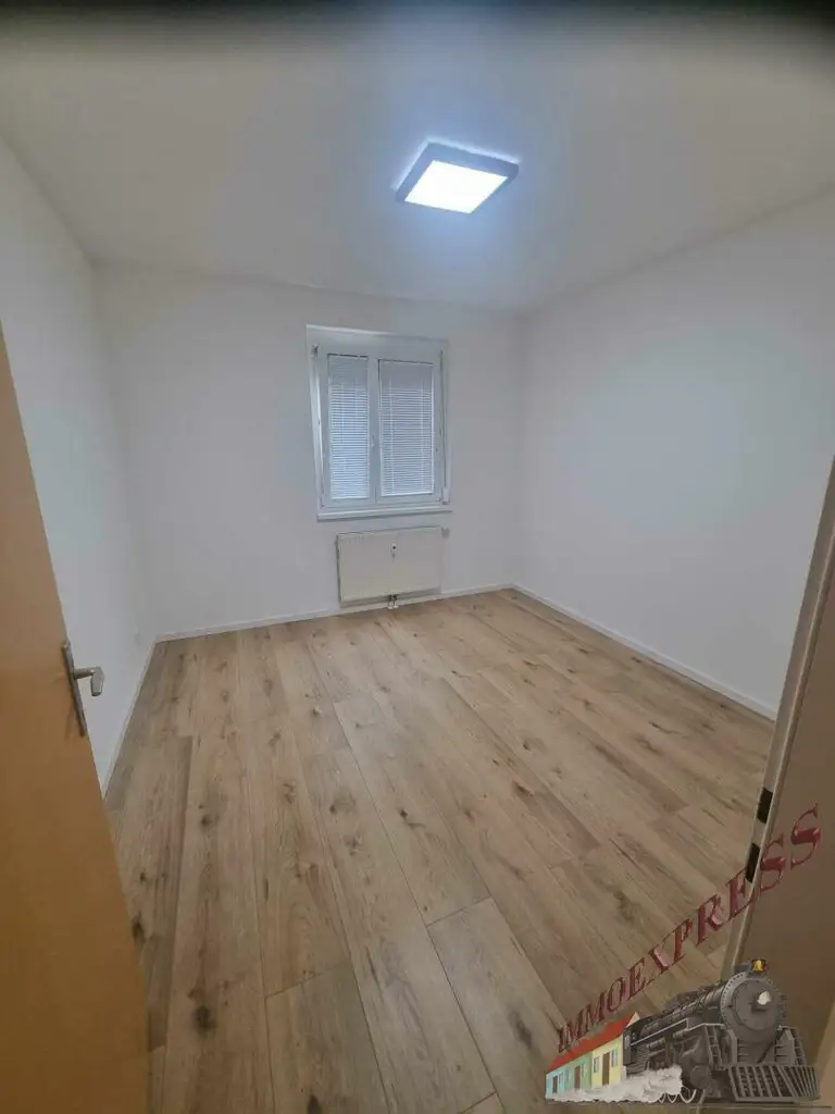 Neu sanierte Niedrigenergiewohnung mit Loggia nähe Traisenpark