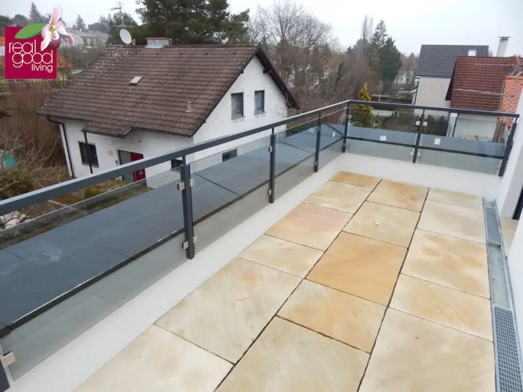 Villa mit Pool, voll unterkellert – mit Top-Ausstattung