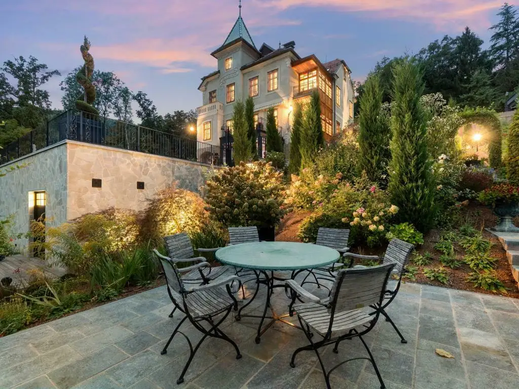 Alt-Eggenberg - Historische Villa mit atemberaubendem Stadt- und Uhrturmblick | Old-Eggenberg - Historic villa with breathtaking views of the city and clock tower