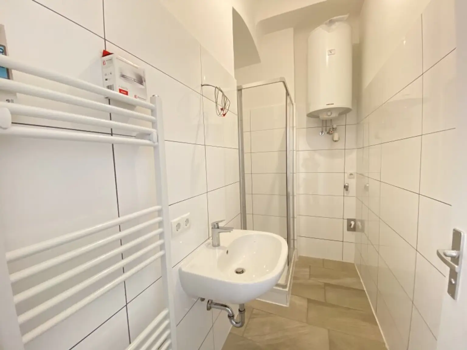 Generalsanierte 2-Zimmer-Wohnung – ideal auch als 2er WG, eigene Küchenauswahl!