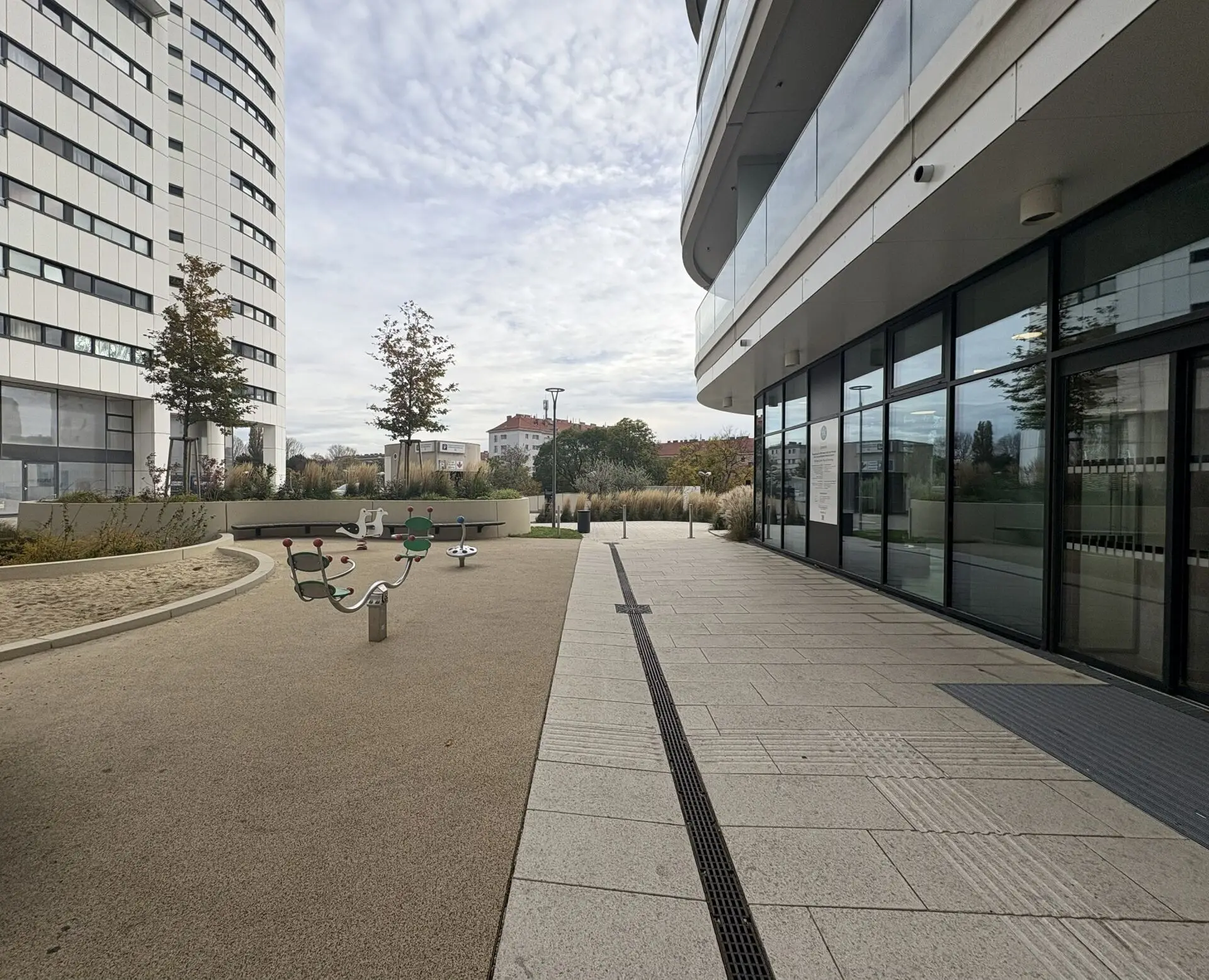 20251030_084116885_iOS