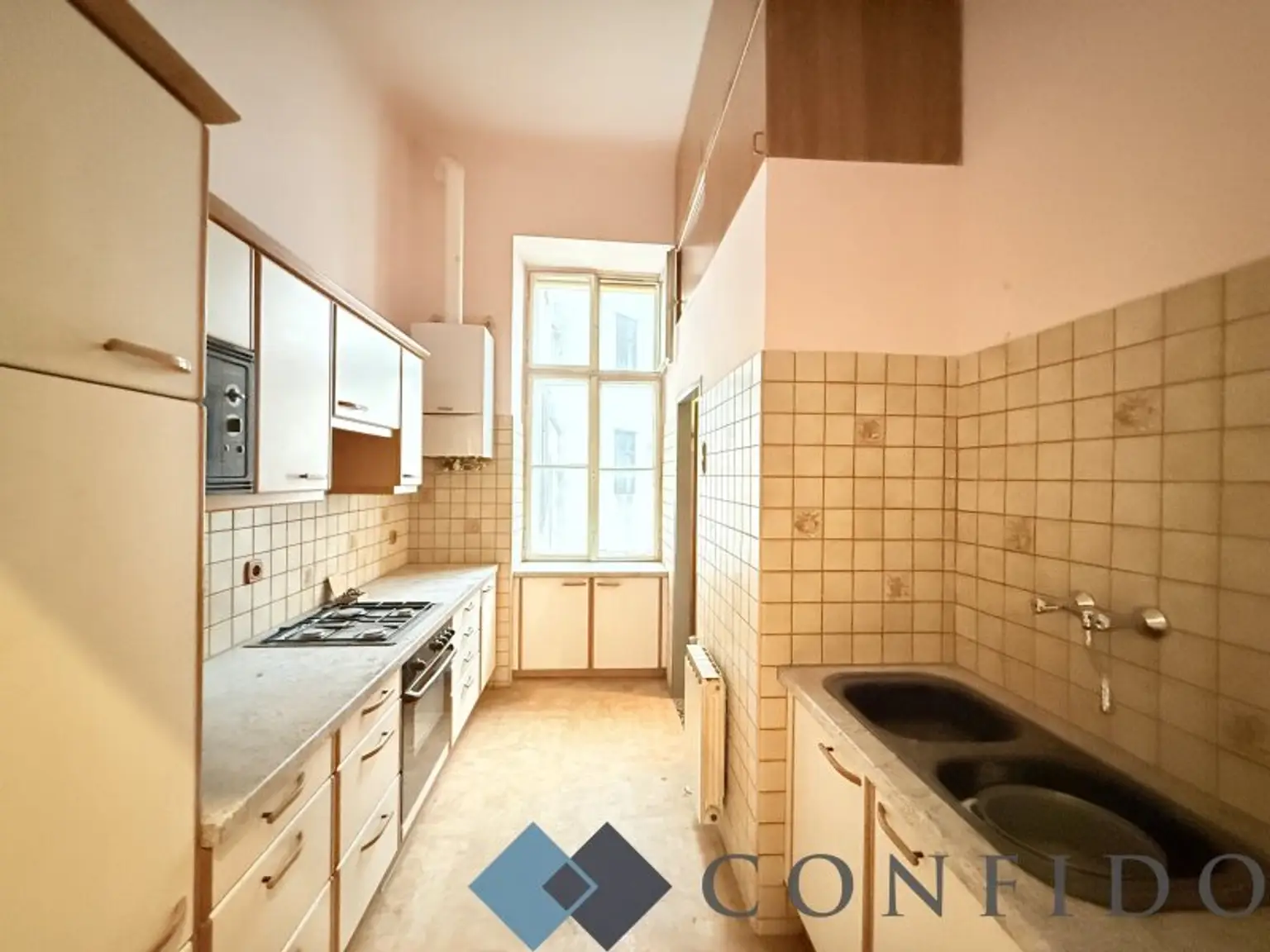 Sanierungsbedürftige 3 Zimmer Altbauwohnung mit Potenzial in der Clusiusgasse!