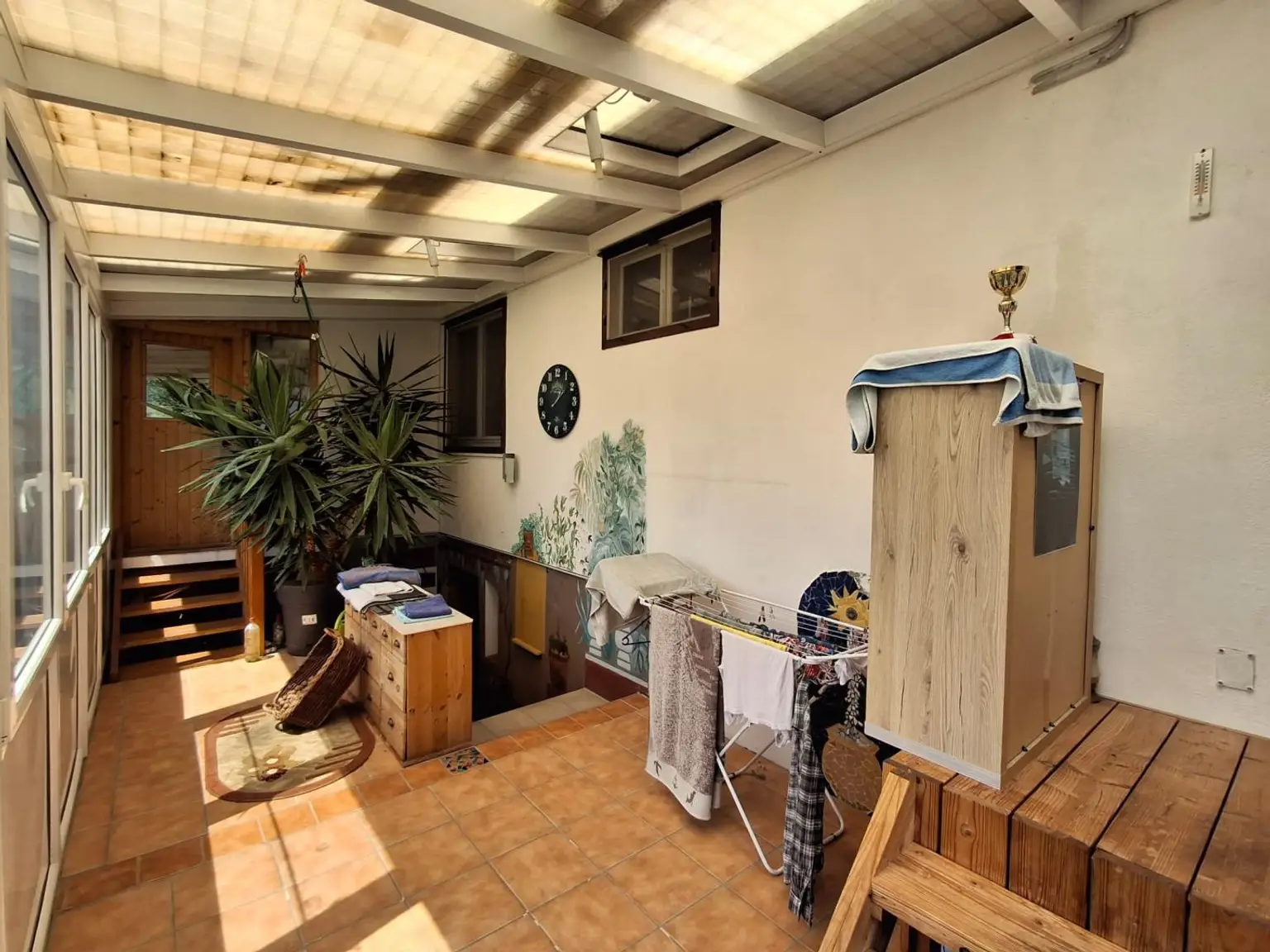 Haus mit großem Garten und Carport in ruhiger Lage