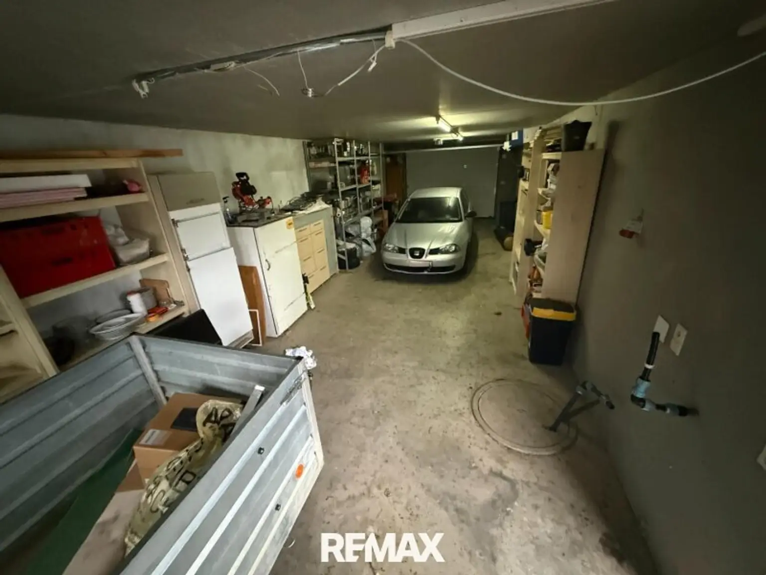 Garage mit Lager