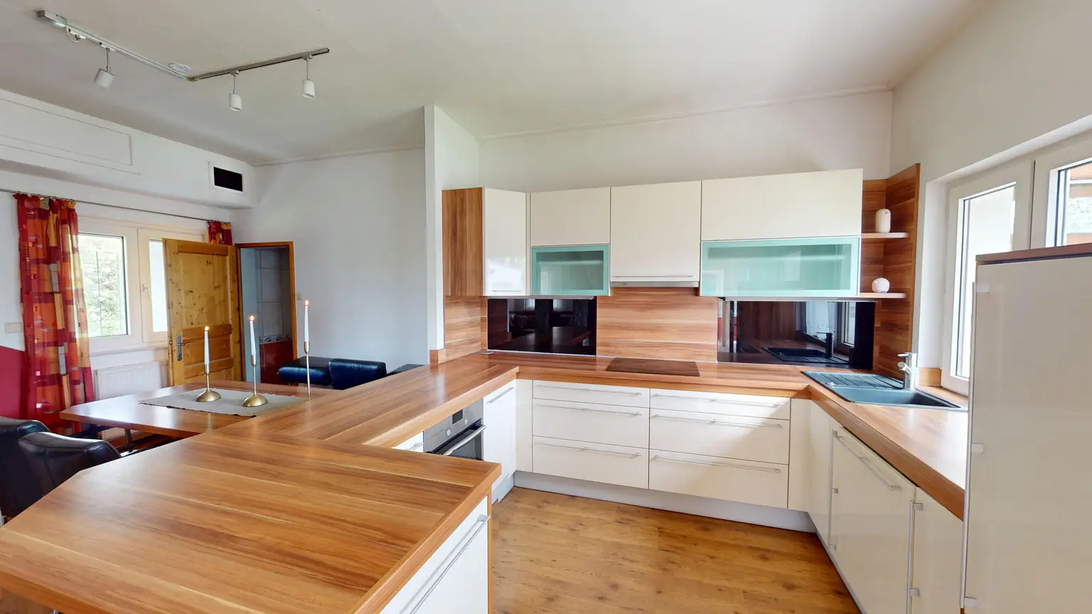 Einfamilienhaus mit großem Garten und Badezugang bei Groß-Enzersdorf