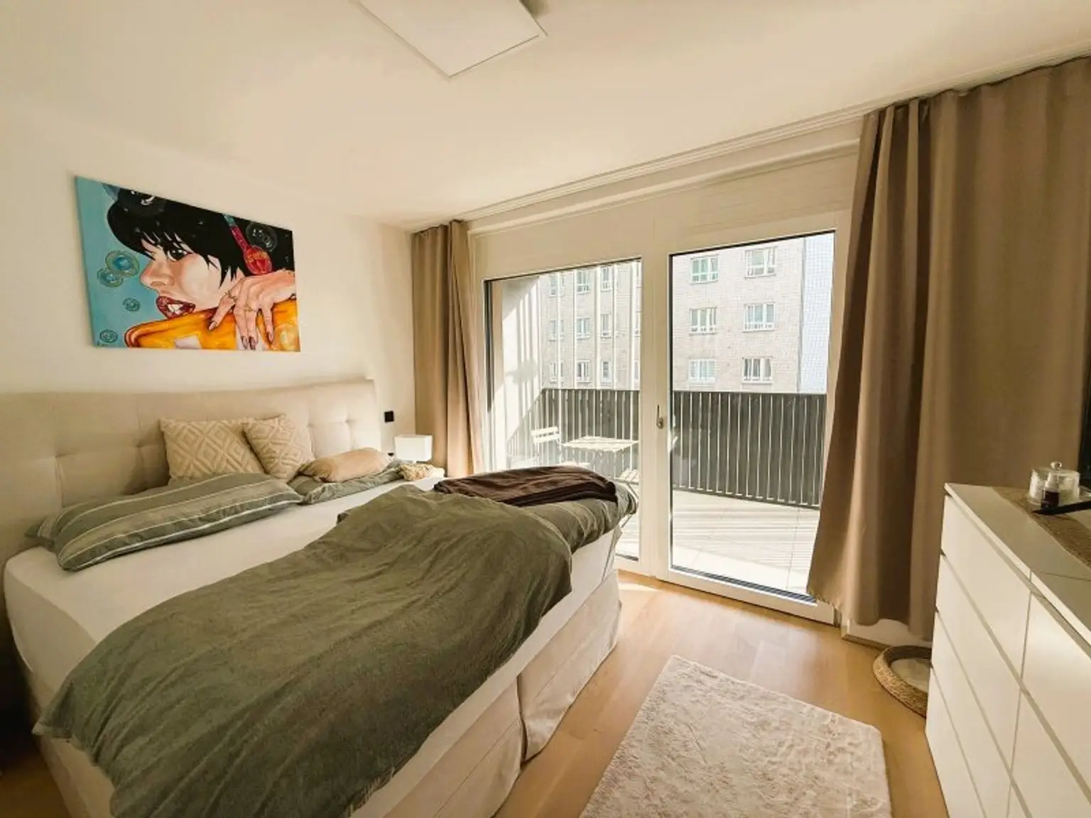 Pauschalmiete inklusive Warmwasser, Heizung & Kühlung - Moderne 3-Zimmer-Wohnung mit großzügigem Balkon und stilvoller Ausstattung